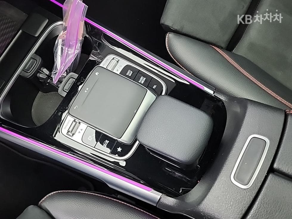 Mercedes-Benz GLB(X247)GLB 250 4Matic - 16