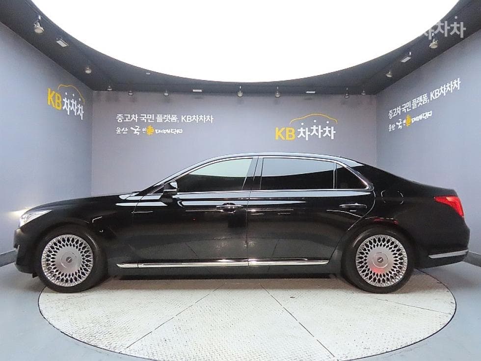 Genesis EQ9005.0 GDI AWD Prestige - 5