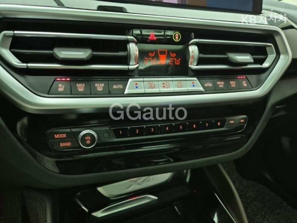 BMW New X4 (G02)xDrive 20i xLine - 10