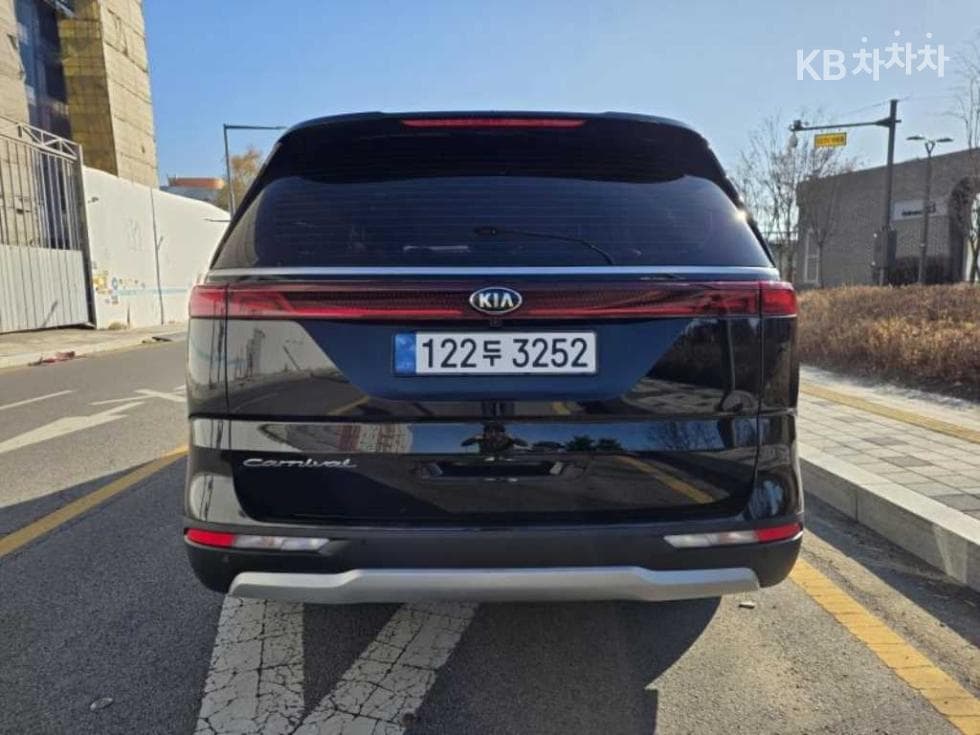 Kia Carnival 4th generationD2.2 9-seater Prestige - 4