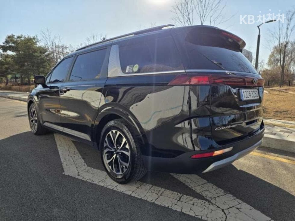 Kia Carnival 4th generationD2.2 9-seater Prestige - 6