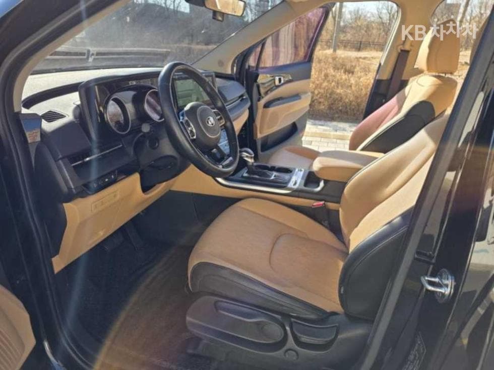 Kia Carnival 4th generationD2.2 9-seater Prestige - 7