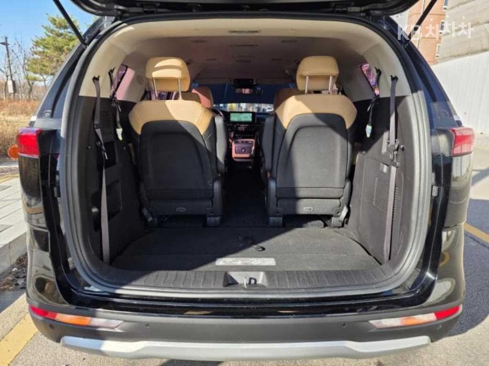 Kia Carnival 4th generationD2.2 9-seater Prestige - 18