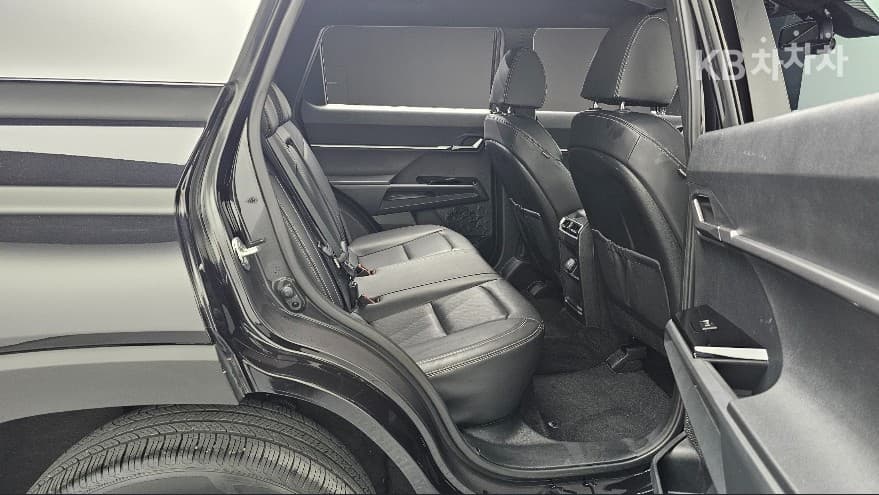 KG Mobility 토레스(J100)1.5 GDI Turbo T5 - 12