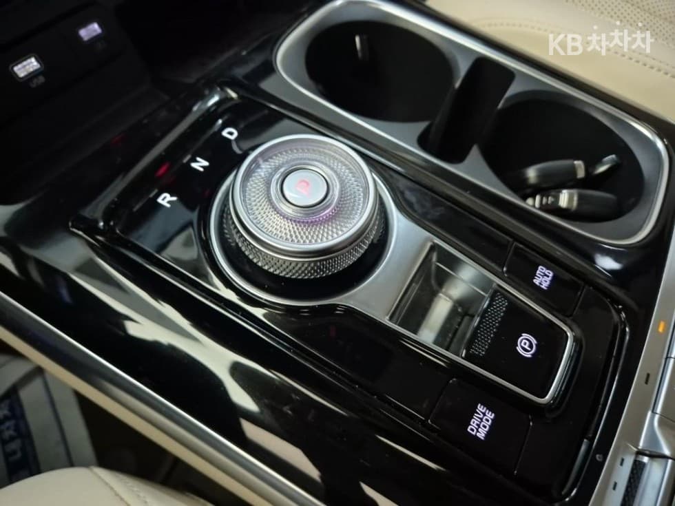 Киа Канивал 4-то поколениеВисок Лимузин (Канивал) G3.5 GDI 9-местен Signature - 8