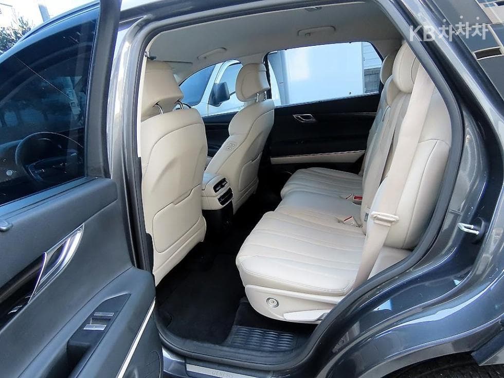 Genesis GV802.5 Turbo Gasoline 2WD - 6