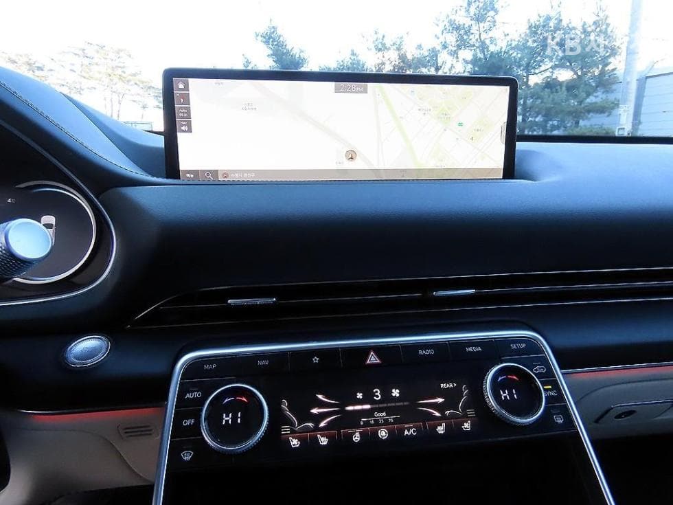 Genesis GV802.5 Turbo Gasoline 2WD - 13