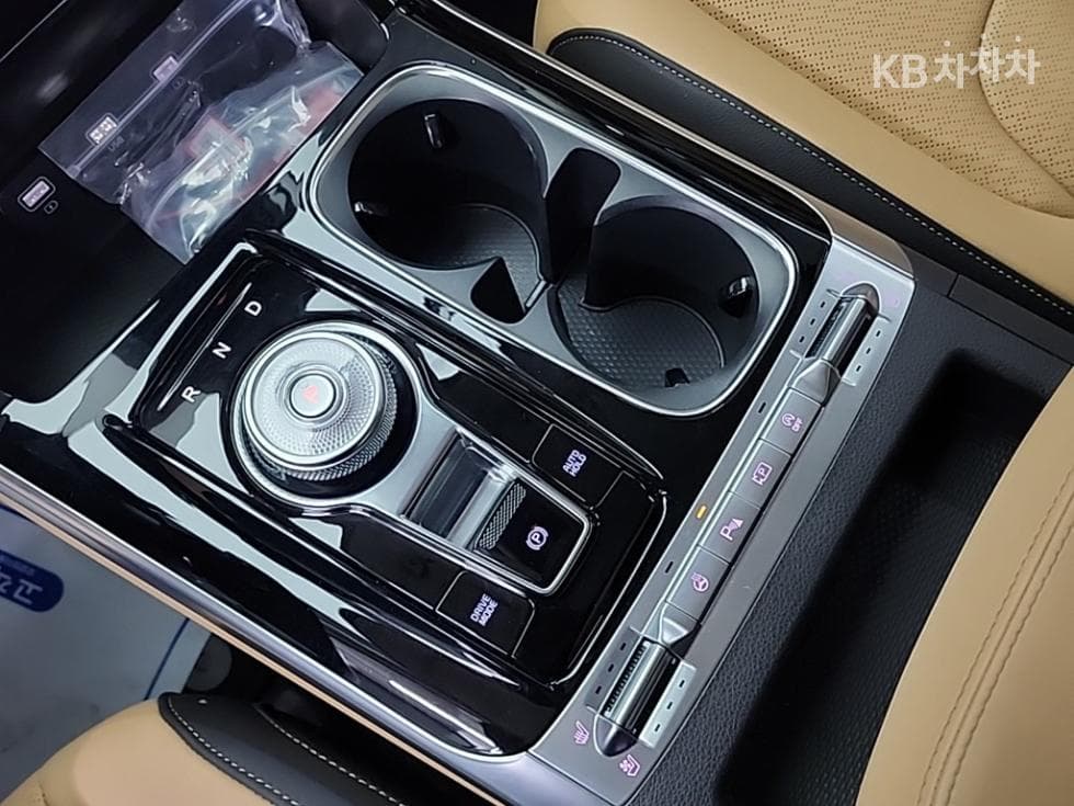 Киа Канивал 4-то поколениеD2.2 7-местен (Лимузин) Noblesse - 8