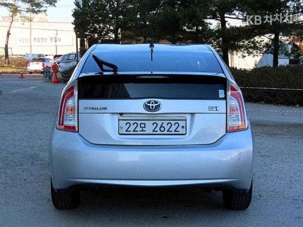 Toyota Prius1.8 Hybrid E - 4