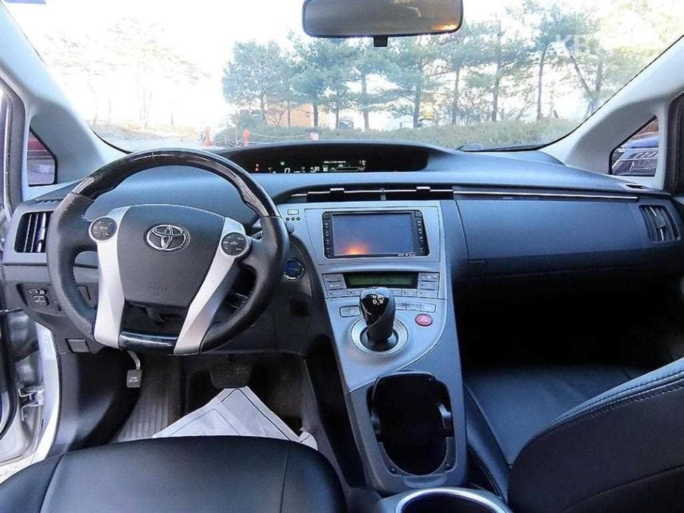 Toyota Prius1.8 Hybrid E - 7