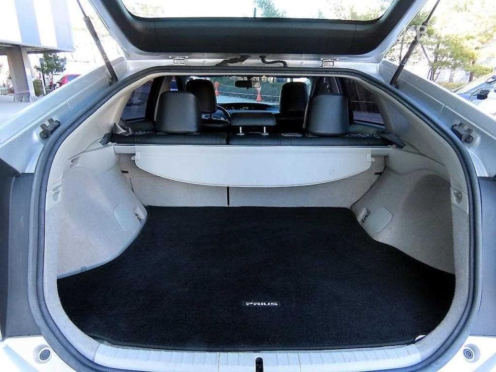 Toyota Prius1.8 Hybrid E - 16