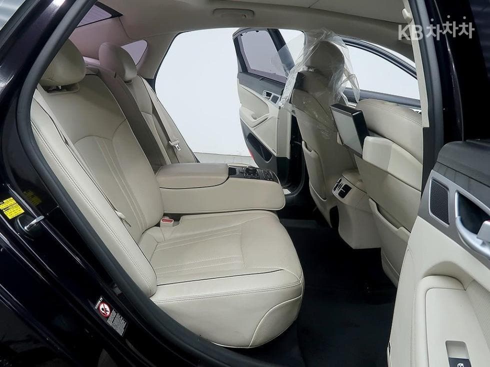 Hyundai GenesisDHG380 파이니스트 에디션 AWD - 12