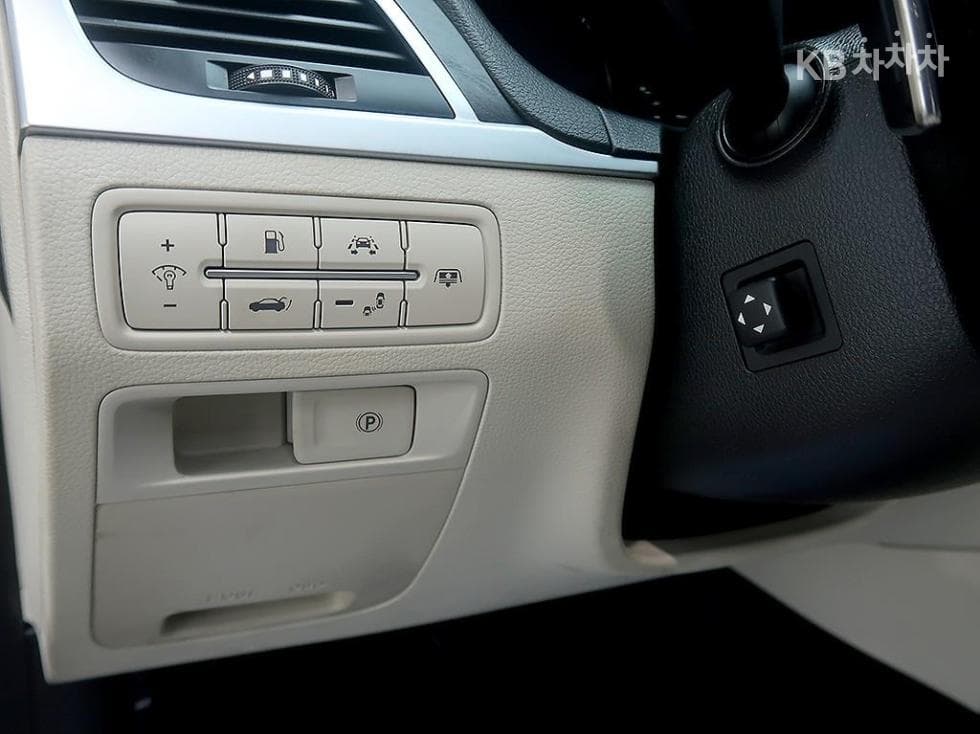 Hyundai GenesisDHG380 파이니스트 에디션 AWD - 14