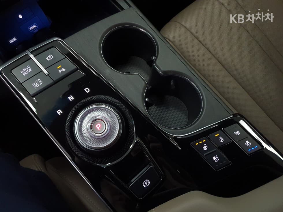 Kia K8 Hybrid1.6 Turbo Noblesse - 23