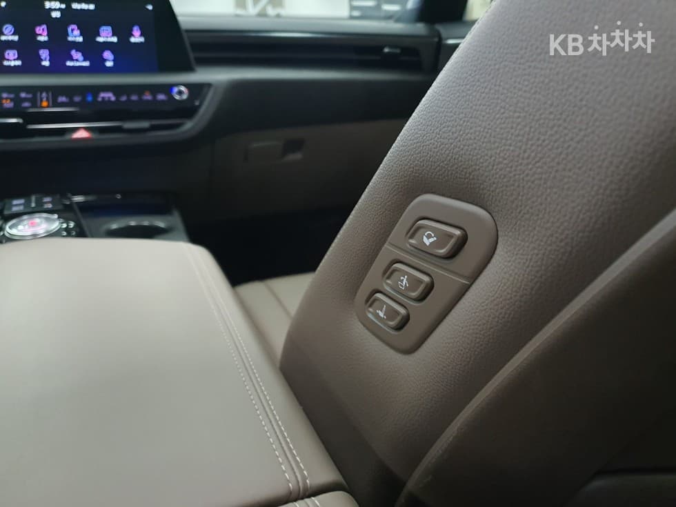 Kia K8 Hybrid1.6 Turbo Noblesse - 26