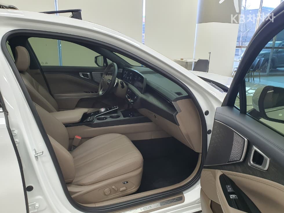 Kia K8 Hybrid1.6 Turbo Noblesse - 29