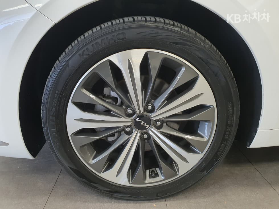 Kia K8 Hybrid1.6 Turbo Noblesse - 31