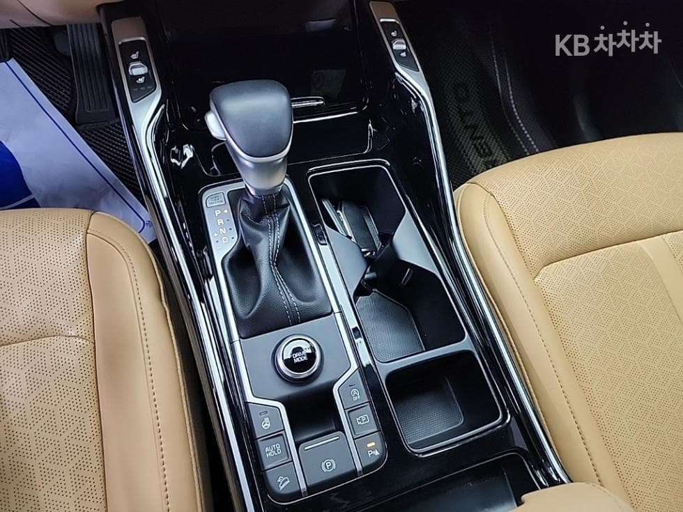 Киа The New (фейслифт) Sorento MQ42.2 Дизел 2WD Престиж - 8