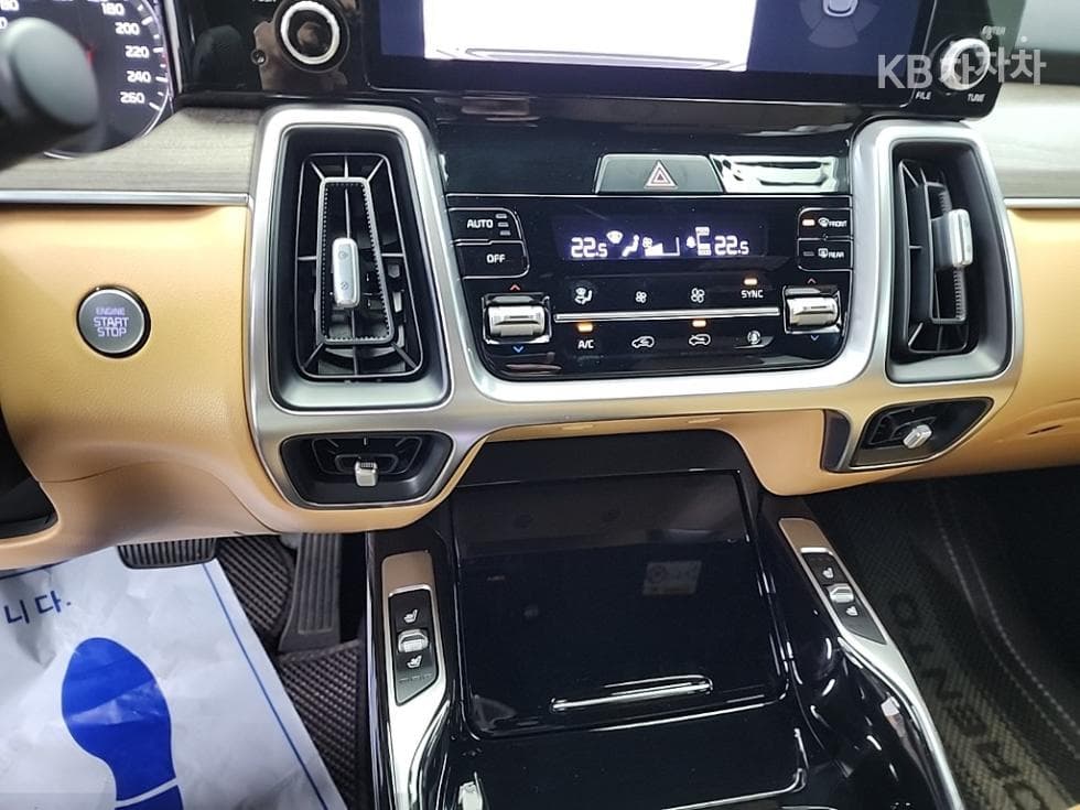 Киа The New (фейслифт) Sorento MQ42.2 Дизел 2WD Престиж - 10