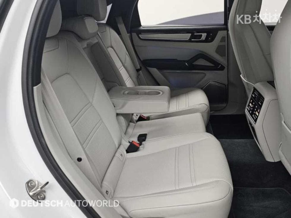 Porsche Cayenne(9Y0)3.0 E-Hybrid Coupe Platinum Edition - 12