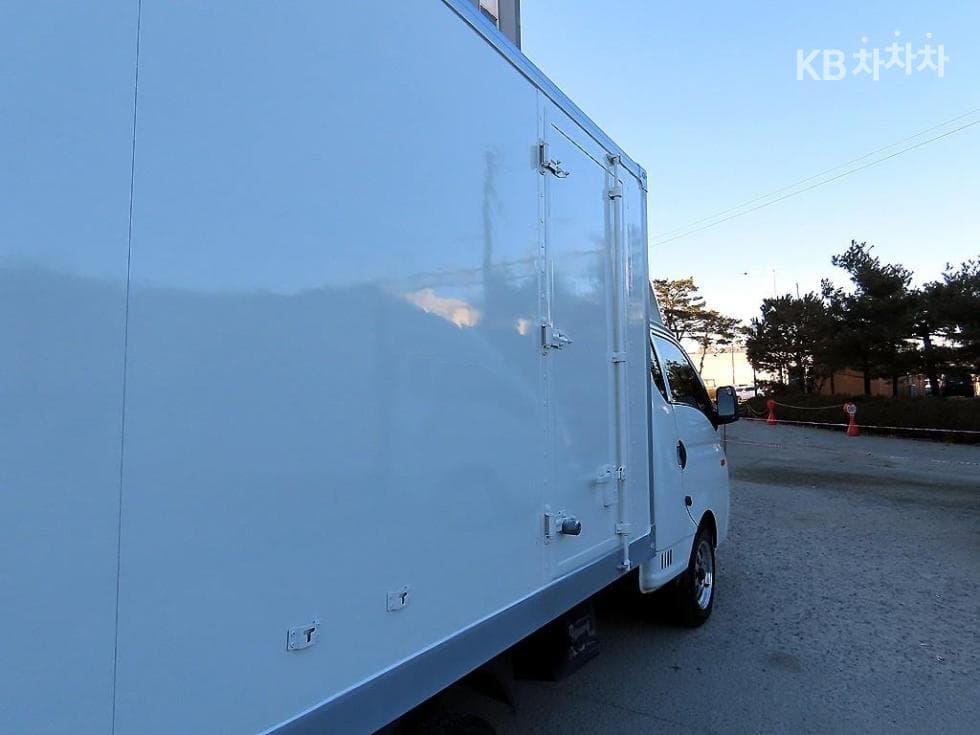 Хюндай Porter 2Удължено междуосие 하이Box Truck Super Cab PLUS - 5
