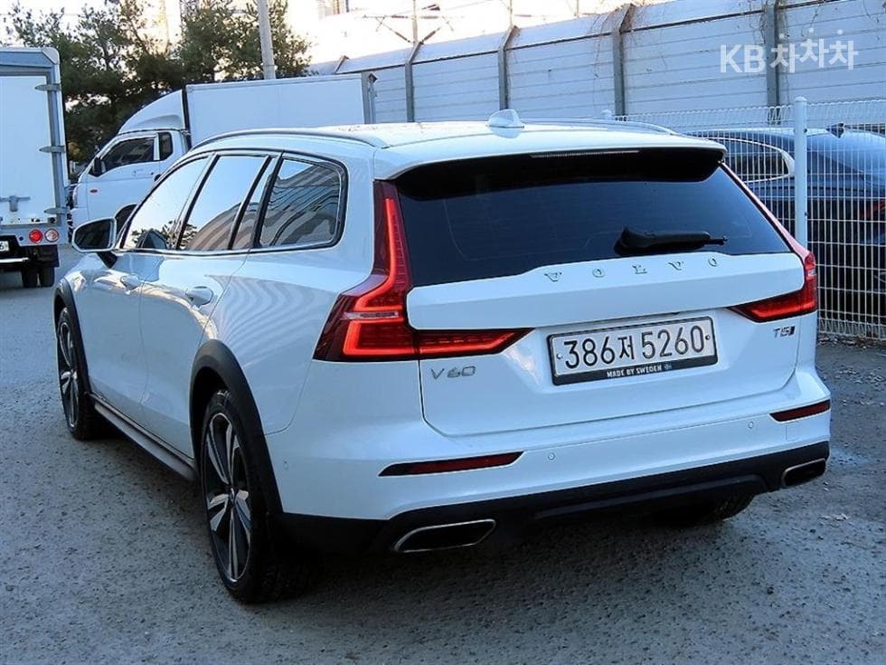 Volvo V60 CC(Second generation)T5 AWD Pro - 3
