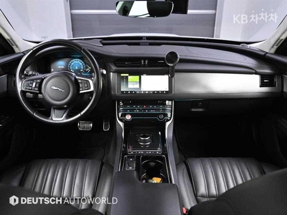 Jaguar All New XF2.5T Prestige - 7