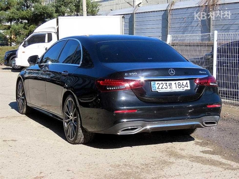 Mercedes-Benz E-Клас (W213)E350 4MATIC AMG Line Edition - 3