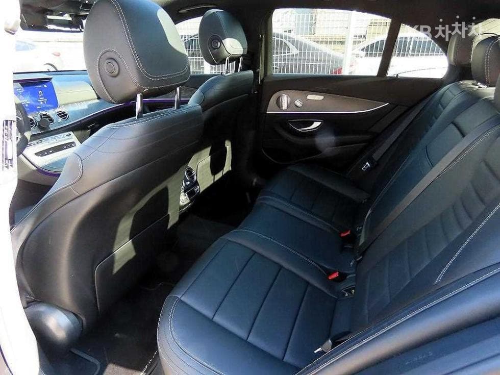 Mercedes-Benz E-Клас (W213)E350 4MATIC AMG Line Edition - 6