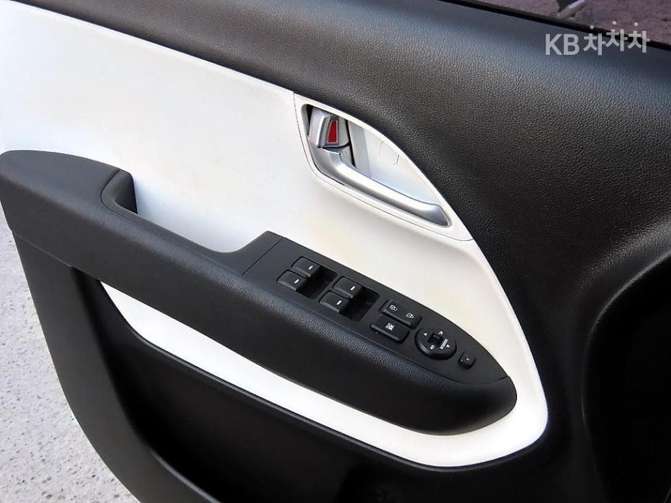 Kia Ray (van)EV - 11