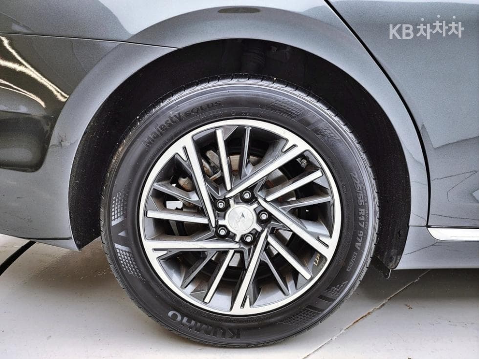 Hyundai The New (facelift) Grandeur (Azera)2.5 Premium 초이스 - 21