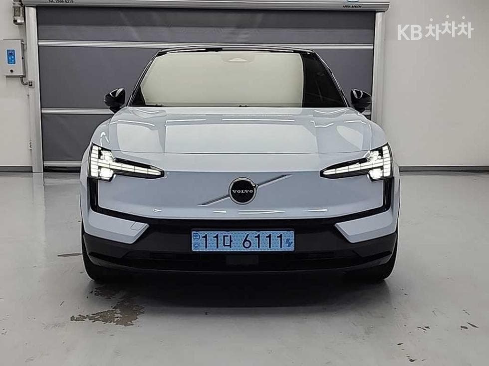 Volvo EX30EV Ultra - 2
