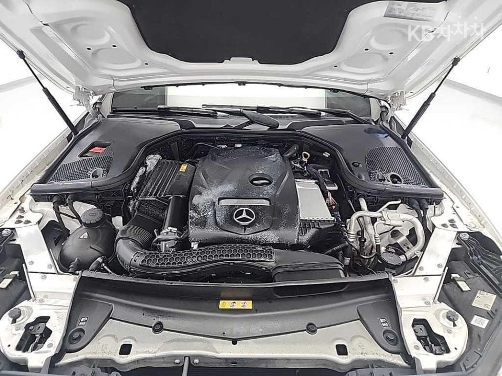 Mercedes-Benz E-Class (W213)E250 Exclusive - 5