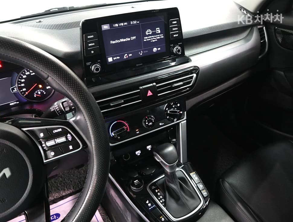 Kia Seltos1.6 Gasoline Turbo 2WD Signature - 11