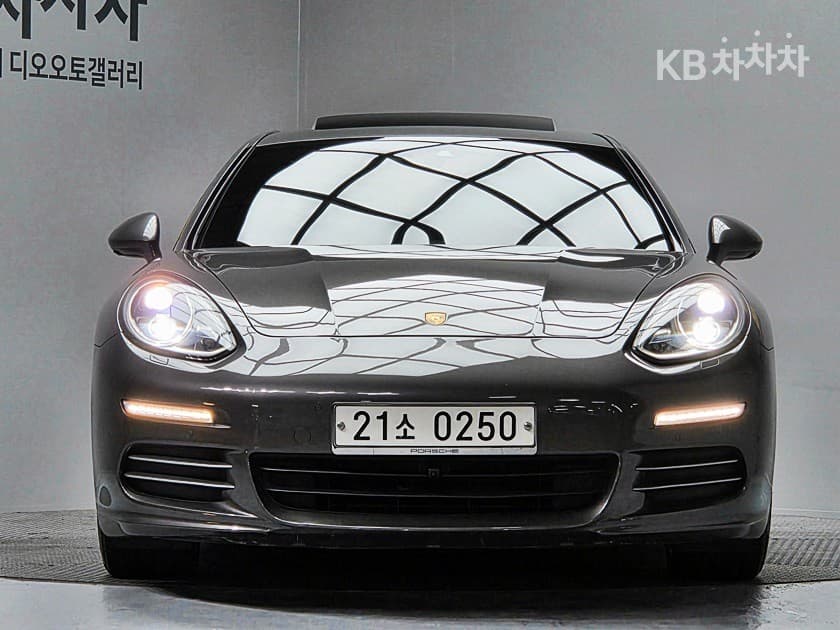 Porsche 파나메라 3.6 AWD 970 플래티넘에디션 - Image 1