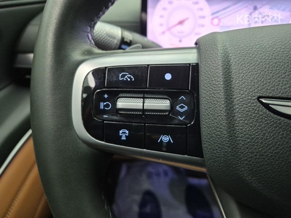 Genesis GV802.5 Turbo Gasoline AWD - 15