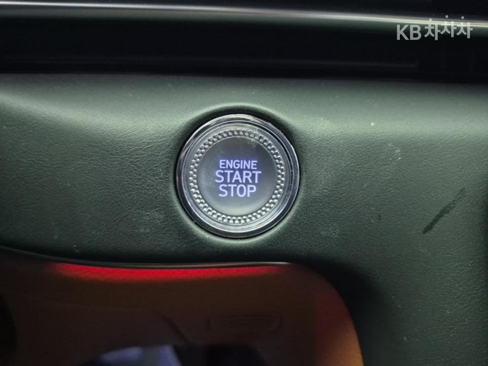 Genesis GV802.5 Turbo Gasoline AWD - 16