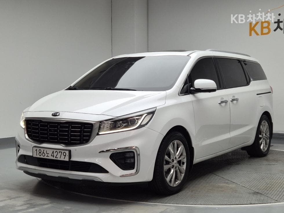 Киа The New (фейслифт) Канивал 7-местен (Лимузин) 2.2 Дизел Лимузин President - Image 1