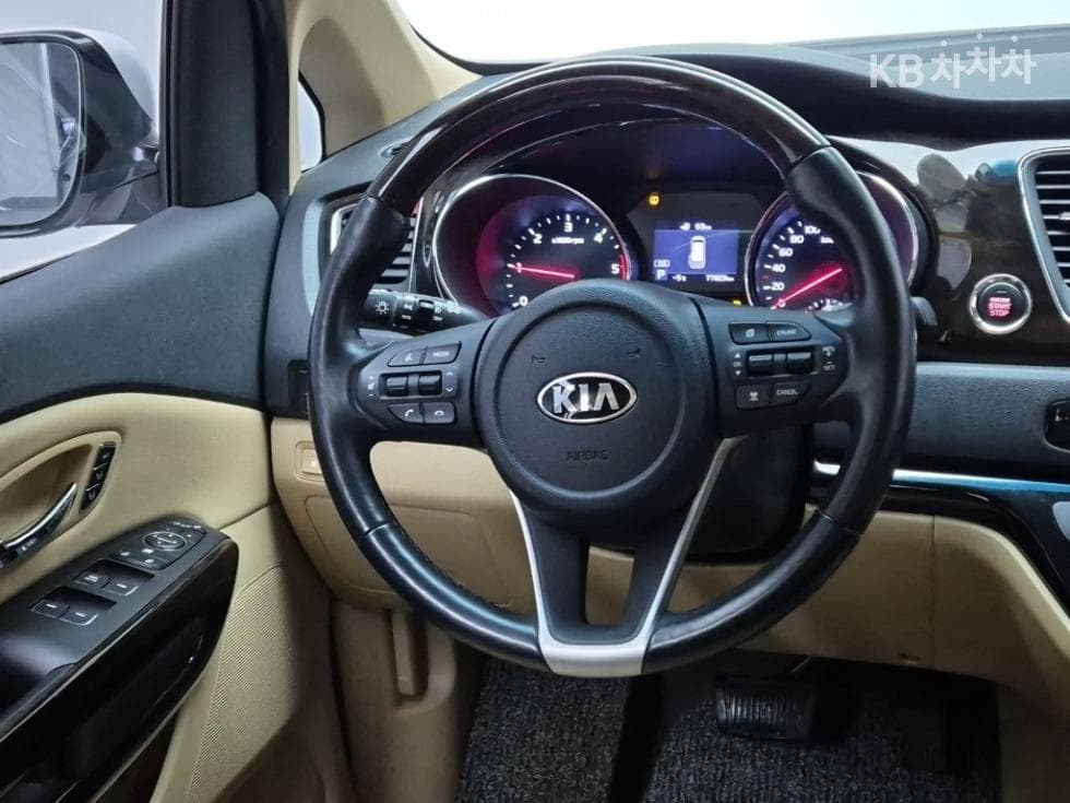 Киа The New (фейслифт) Канивал7-местен (Лимузин) 2.2 Дизел Лимузин President - 9