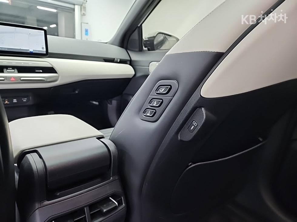 Киа EV4Long Range 2WD GT-Line - 13