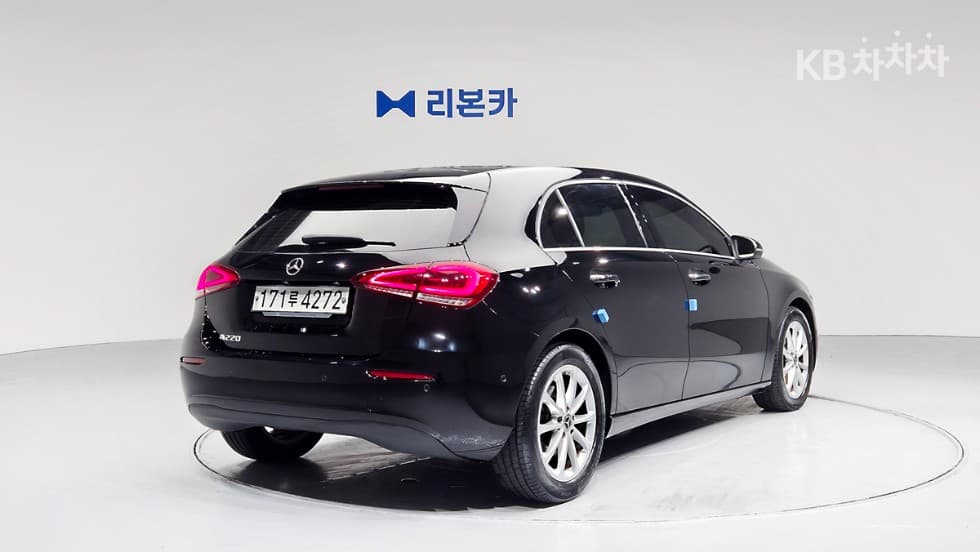 Mercedes-Benz A클래스(W177)A220 Hatchback Стандартен - 4