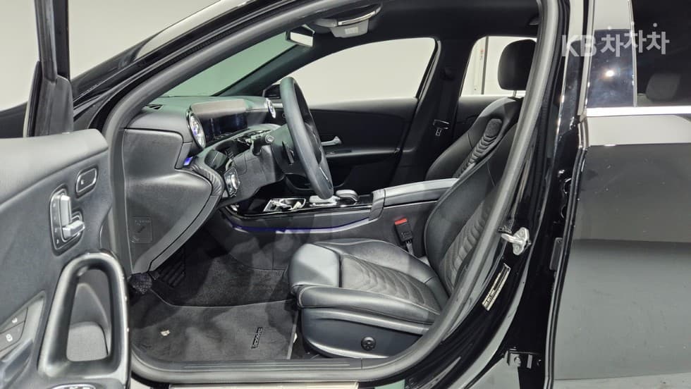 Mercedes-Benz A클래스(W177)A220 Hatchback Стандартен - 7