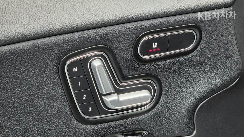 Mercedes-Benz A클래스(W177)A220 Hatchback Стандартен - 13