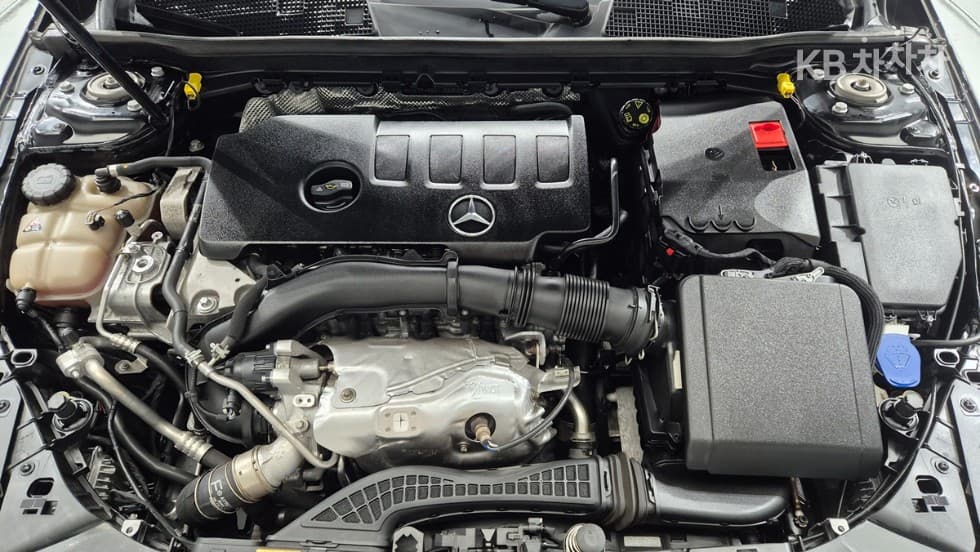 Mercedes-Benz A클래스(W177)A220 Hatchback Стандартен - 6