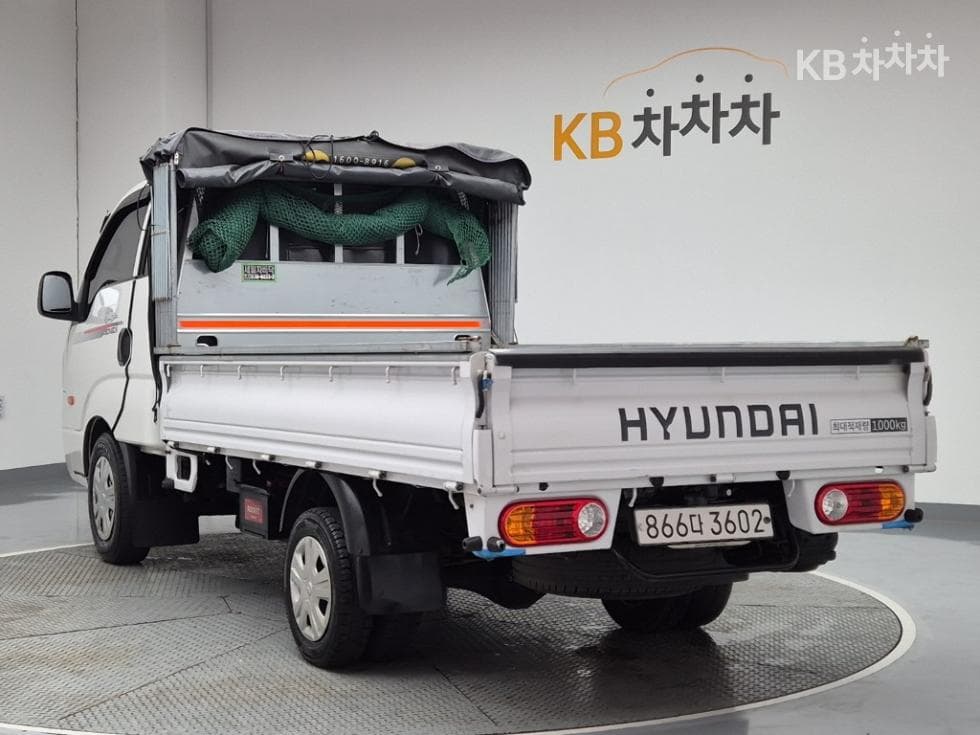 Киа The New (фейслифт) Бонго 3 (лек)1 тон Королевска кабина Удължено междуосие 2WD L - 2