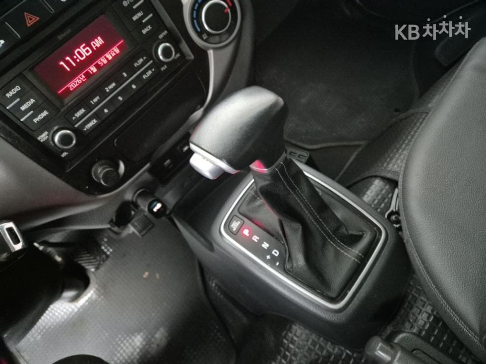 Киа The New (фейслифт) Бонго 3 (лек)1 тон Королевска кабина Удължено междуосие 2WD L - 7