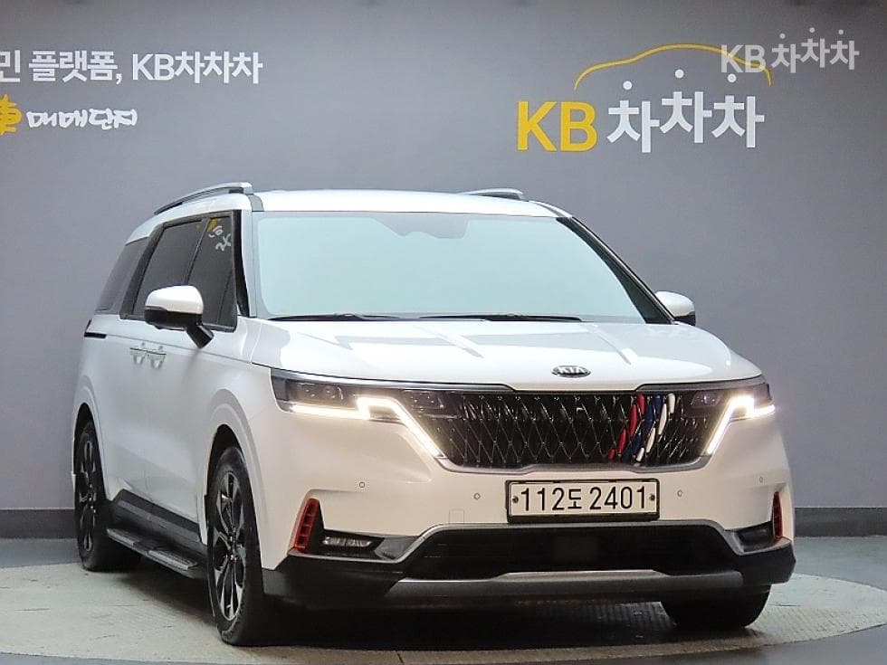 Kia Carnival 4th generationD2.2 9-seater Signature - 3
