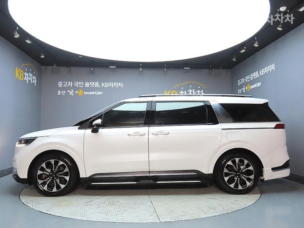 Kia Carnival 4th generationD2.2 9-seater Signature - 5