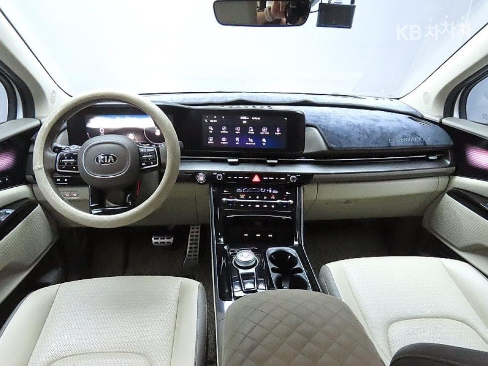 Kia Carnival 4th generationD2.2 9-seater Signature - 6