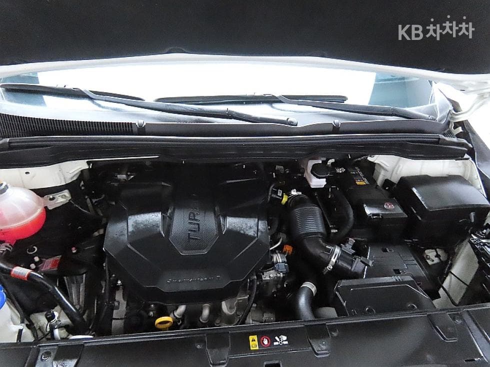 Kia Carnival 4th generationD2.2 9-seater Signature - 7